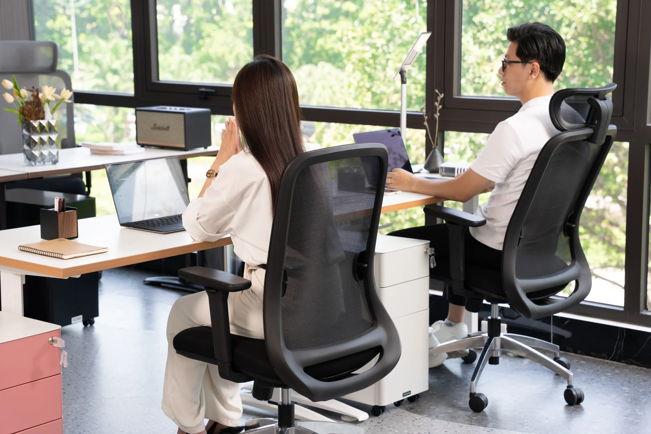 Ghế công thái học là gì? Lợi ích của ghế ergonomic đối với dân văn phòng