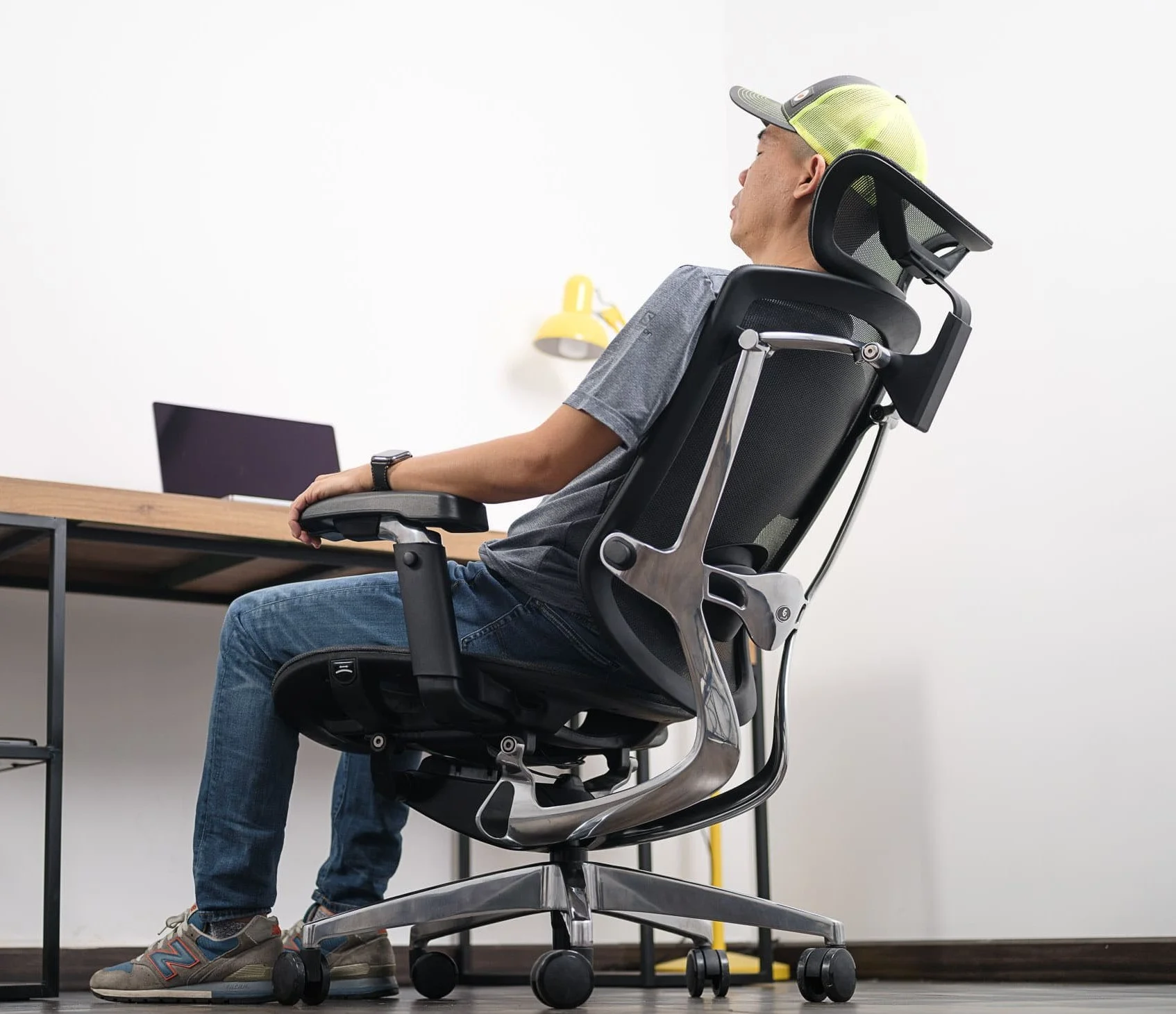Hướng dẫn tinh chỉnh ghế xoay có tựa đầu 3D giúp nâng đỡ cổ chuẩn Ergonomic